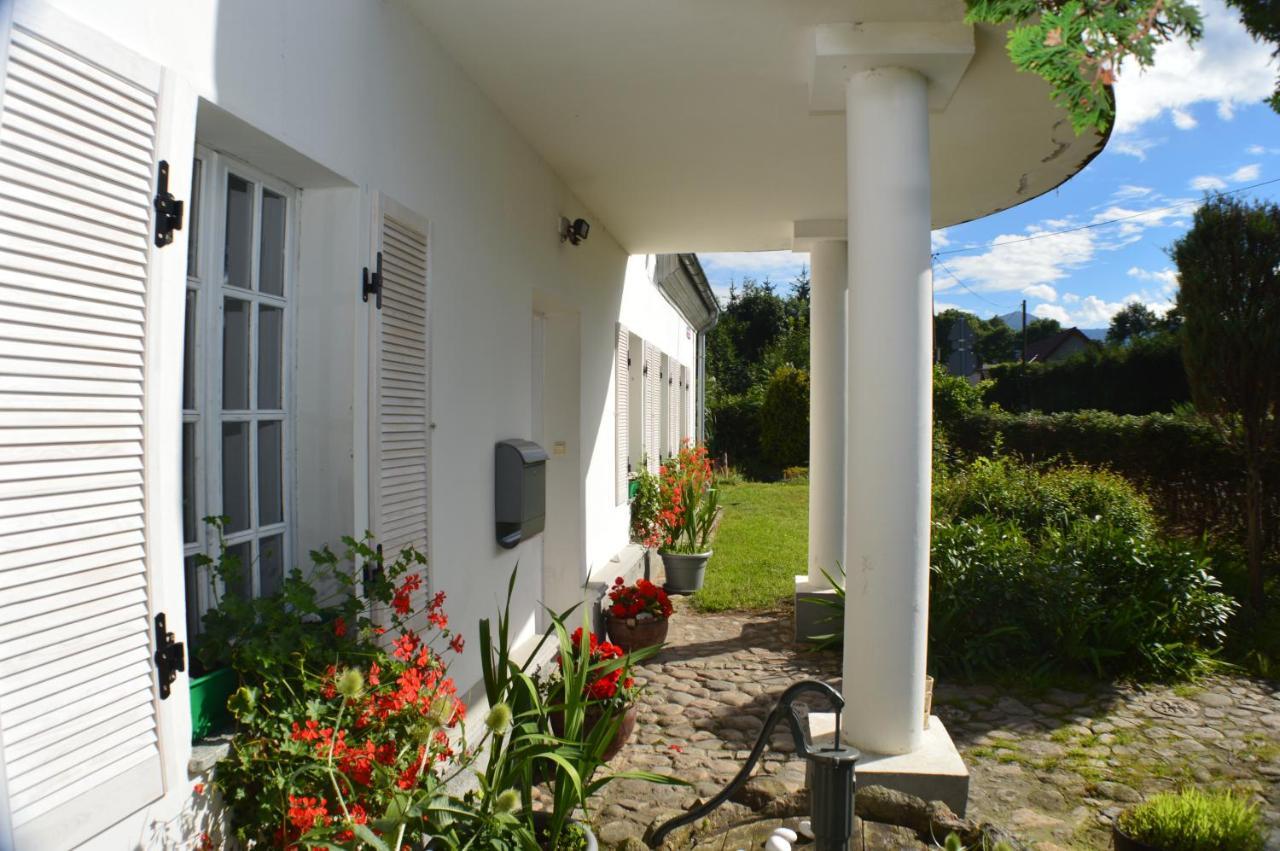 Bialy Dwor Villa Kostrzyca Bagian luar foto