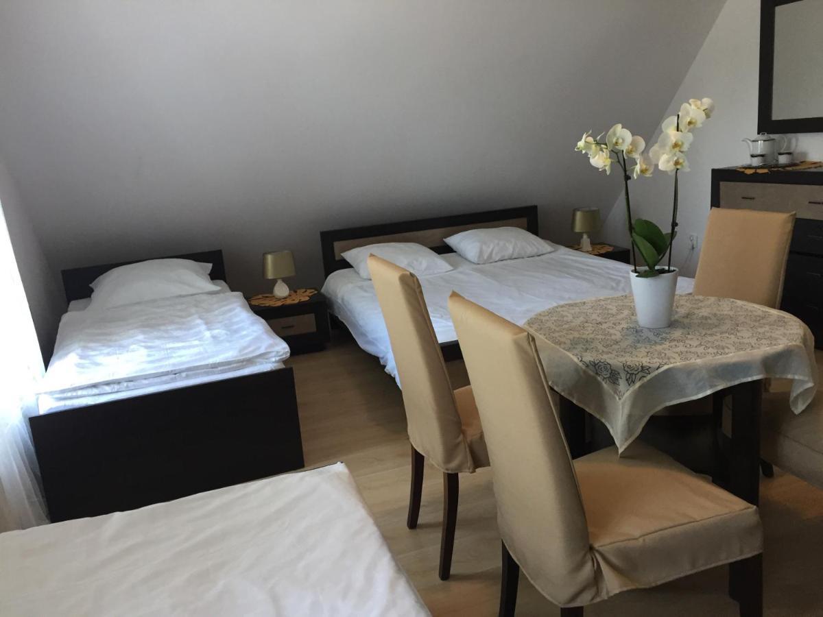 Bialy Dwor Villa Kostrzyca Bagian luar foto